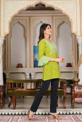 Women'S Green Floral Printed Short Kurti (Green) 2