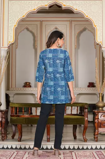 Women'S Geomatric Printed Short Kurti (Blue)