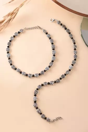 silver-plated flowers & black beaded chain anklet