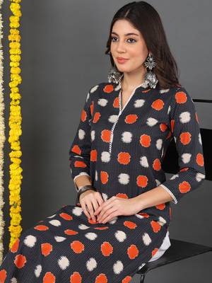 women charcoal cotton abstract printed straight kurta 2