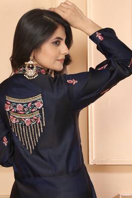 Heavy zari work blue colour graceful silk fabric partywear evening gown 3
