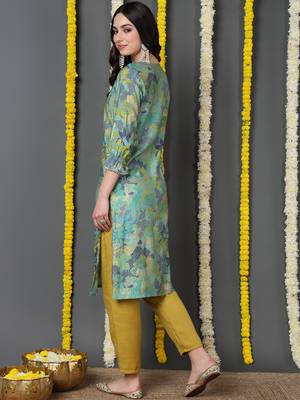 women green silk floral printed straight kurta 4