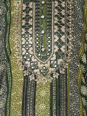 women green viscose rayon bandhani embroidered straight kurta 4