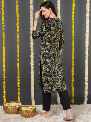 women green silk blend floral embroidered straight kurta 4