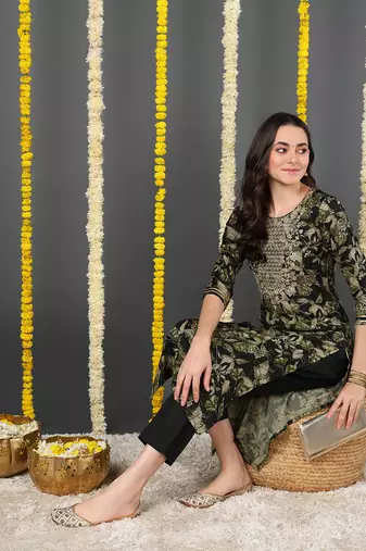 women green silk blend floral embroidered straight kurta