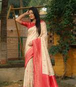 Koram Off White Kanjivaram Soft Silk Weaving Borders Havy Design Saree With Blouse For Women