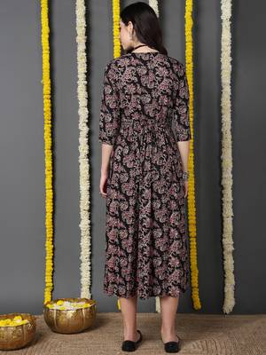 women black viscose rayon floral printed a-line kurta 4