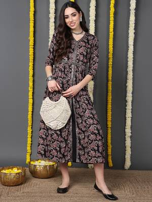 women black viscose rayon floral printed a-line kurta 5