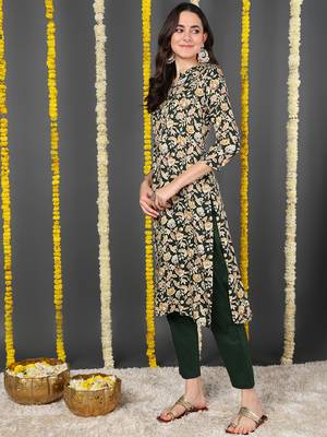 women green viscose rayon floral printed straight kurta 3