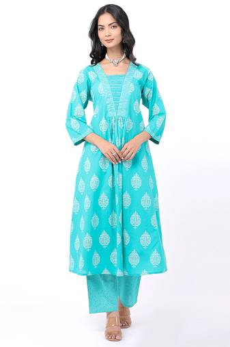 Satrangi women's sky blue cotton v-neck printed kurta pant set (3/4th sleeve)