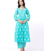 Satrangi women's sky blue cotton v-neck printed kurta pant set (3/4th sleeve)