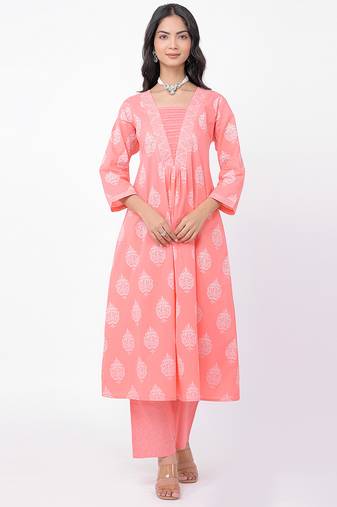 Satrangi women's peach cotton v-neck printed kurta pant set - 3/4th sleeve