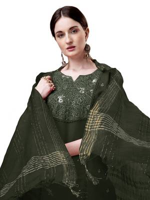Dark Green Cotton Blend Kurta Set 4