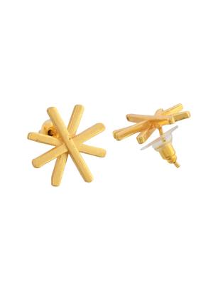 Gold plated floral shape small stud earrings for women 2