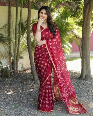 Koram Red Bandhej Silk With Bandhej Border With Zari Weaving Pallu Saree With Blouse For Women  5