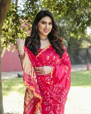 Koram Pink Bandhej Silk With Bandhej Border With Zari Weaving Pallu Saree With Blouse For Women  4