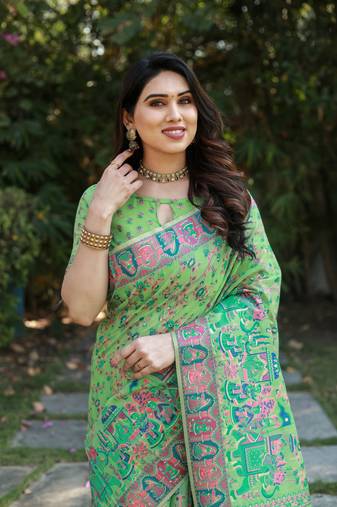 Koram Green Pashmina Weaving Soft Cotton Weaving Borders Havy Design Saree With Blouse For Women