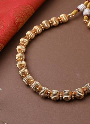 Gold Plated Round Necklace Set With Earrings 4