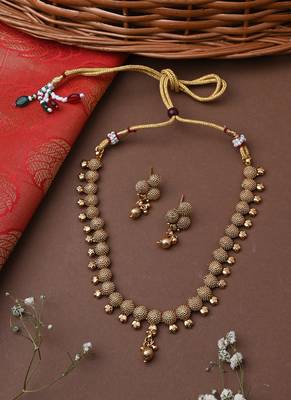 Gold-Plated Necklace Set with Earrings 3