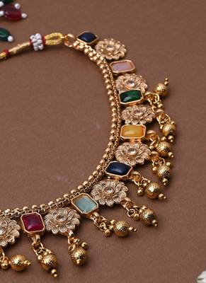 Multicolour Gold Plated Necklace Set With Golden Earrings 4