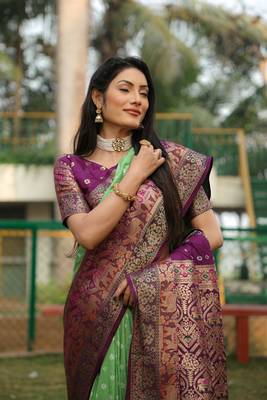 Koram Green Bandhej kanjivaram silk blendBandhej With Kanjivaram Border With Zari Weaving Saree With Blouse For Women 2
