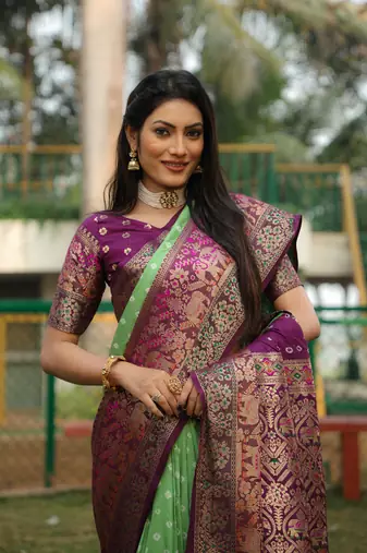 Koram Green Bandhej kanjivaram silk blendBandhej With Kanjivaram Border With Zari Weaving Saree With Blouse For Women