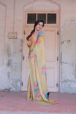 Beige Chiffon Block Printed Saree With Unstitched Blouse Piece Without Blouse 3