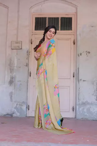 Beige Chiffon Block Printed Saree With Unstitched Blouse Piece Without Blouse