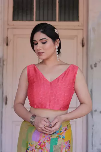 Beige Chiffon Block Printed Saree With Unstitched Blouse Piece Without Blouse
