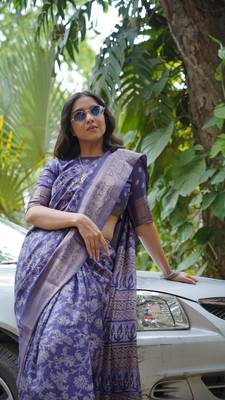 Dusty Blue silk blend kalamkari print/floral print golden woven border saree with unstitched blouse piece 1