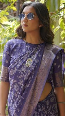 Dusty Blue silk blend kalamkari print/floral print golden woven border saree with unstitched blouse piece 3