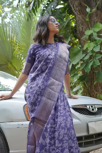 Dusty Blue silk blend kalamkari print/floral print golden woven border saree with unstitched blouse piece