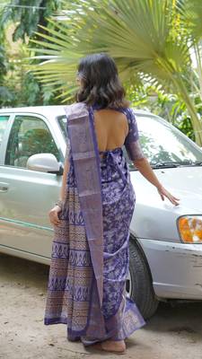 Dusty Blue silk blend kalamkari print/floral print golden woven border saree with unstitched blouse piece 5