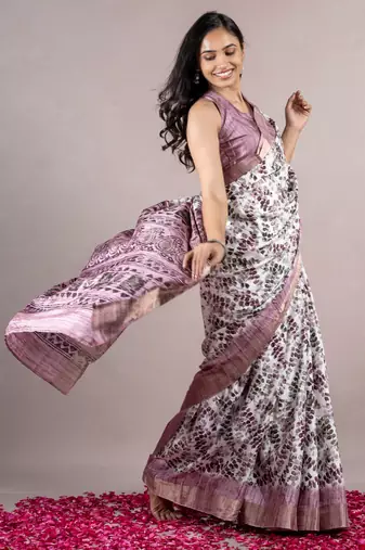 Off White Silk Blend Abstract Print Golden Zari Border Saree Without Blouse