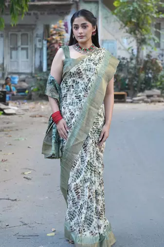 Off White Silk Blend Abstract Print Golden Zari Border Saree Without Blouse