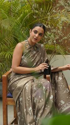 Dusty Beige Silk Blend Floral Print/Ikkat Print/Block Print Golden Woven Border Saree Without Blouse 1