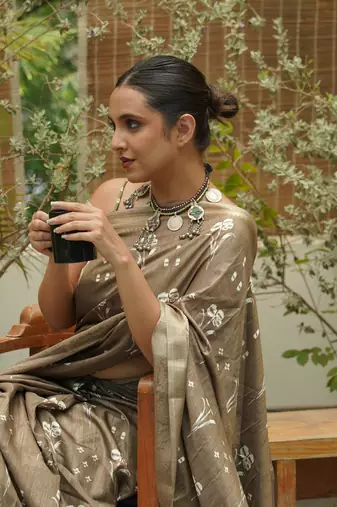 Dusty Beige Silk Blend Floral Print/Ikkat Print/Block Print Golden Woven Border Saree Without Blouse