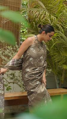 Dusty Beige Silk Blend Floral Print/Ikkat Print/Block Print Golden Woven Border Saree Without Blouse 5