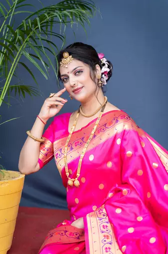 Women's Pink Paithani Silk Zari Woven Saree with Blouse