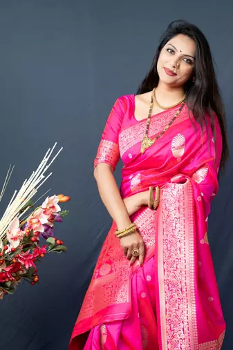 Women's Pink Paithani Silk Zari Woven Saree with Blouse