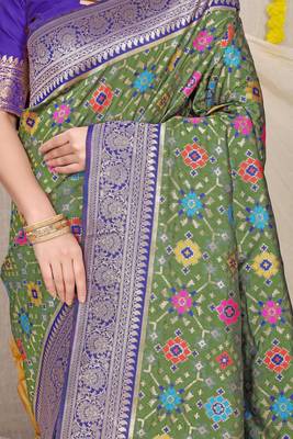 Women's Green Faux Patola Silk Zari Woven Saree with Blouse 2