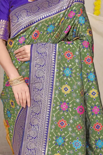 Women's Green Faux Patola Silk Zari Woven Saree with Blouse