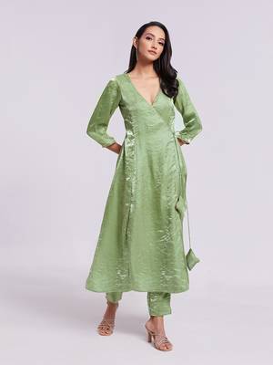 Stylish green asymmetrical kurta set 2