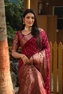 Koram Maroon Bandhej Kanjivaram Silk Bandhej With Kanjivaram Border With Zari Weaving Saree With Blouse For Women 4