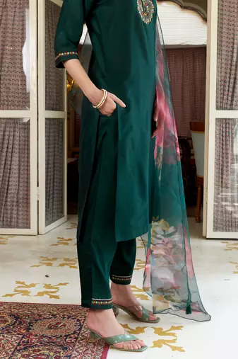  women kurta and pant sest viscose rayon