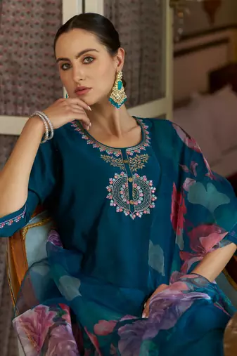  women kurta and pant sest viscose rayon