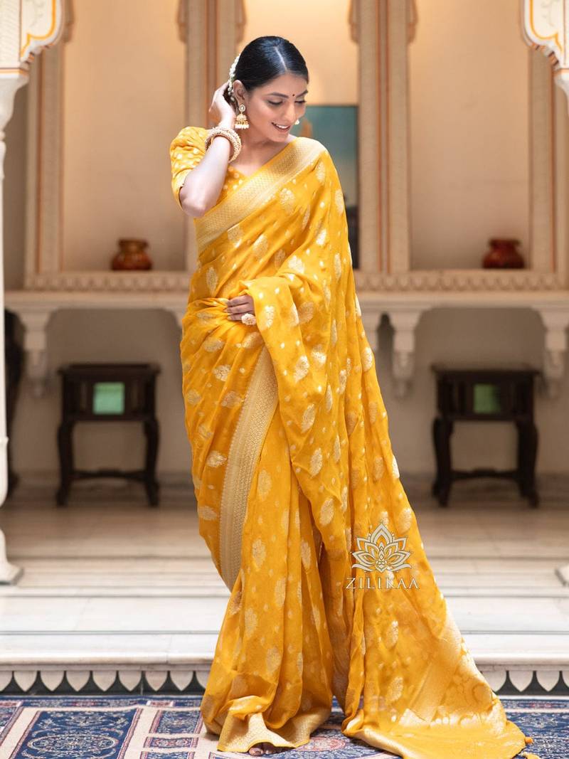 Banarasi Soft Silk Saree Set With Floral Butta Zari Work With Matching Jacquard Weave & Jacquard Border Blouse