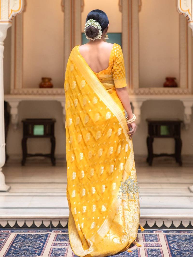 Banarasi Soft Silk Saree Set With Floral Butta Zari Work With Matching Jacquard Weave & Jacquard Border Blouse