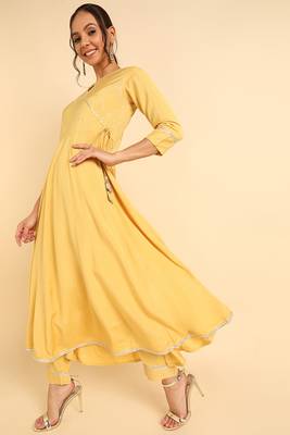 yellow solid poly silk styles women's kurta trousers with dupatta 3