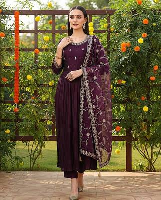 magenta embroidered silk blend styles women's kurta trousers with dupatta 2